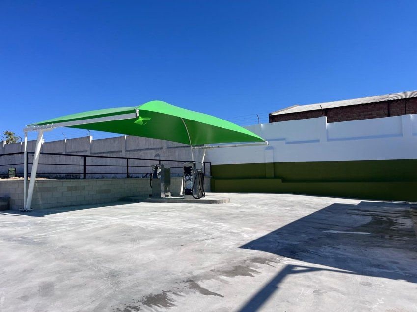 Carpas y cubiertas para lavaderos de coches, una solución resistente para proteger pistas de lavado, equipos y zonas de servicio